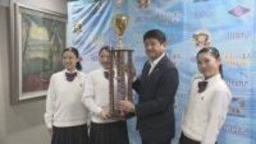 「この結果に満足せずこれからも頑張りたい」甲府商業高校ソングリーダー部がダンス世界大会2位を市長に報告　山梨