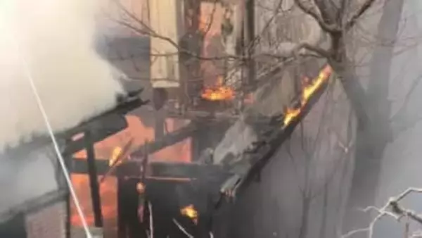 「住宅と竹やぶが燃えている」と通報　消火活動続く　けが人なし　山梨・笛吹市