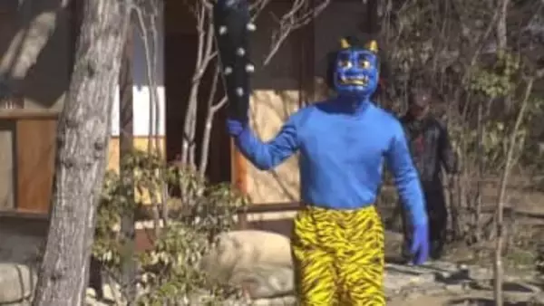 根津記念館で節分豆まき　子どもたちが一生懸命に豆を投げて鬼退治