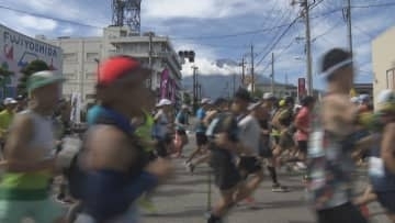 標高差3000ｍ、気温差20℃以上　日本一過酷な山岳マラソン　富士登山競争が号砲　山梨