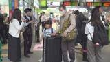 「大型連休をふるさとや観光地で　帰省ラッシュがピーク　JR甲府駅は混雑」の画像1