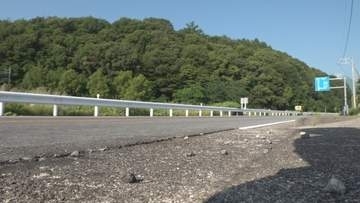 乗用車が対向車線にはみ出した可能性も　国道20号で正面衝突　軽乗用車の男性が意識不明の重体　山梨・北杜市