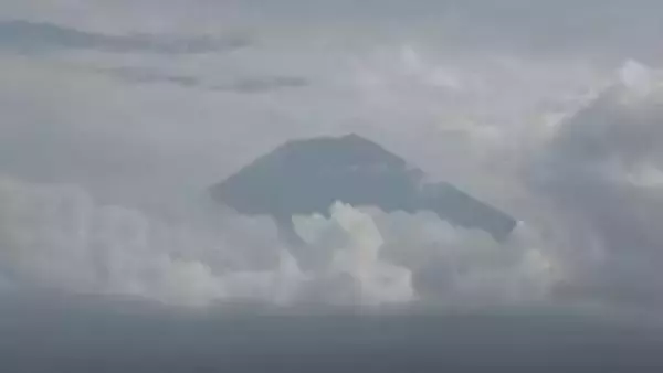 富士山頂付近で倒れる　台湾の男性が死亡　友人らから先行、1人で山頂を目指す　山梨県で死亡したのは今シーズン3人目