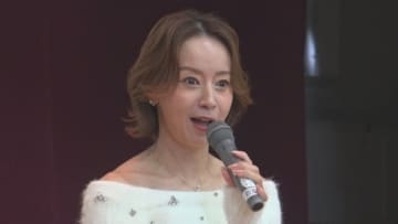 平成を代表する人気アーティスト“あみ〜ゴ”＝鈴木亜美さんが中学校で生徒とビー・トゥギャザー　山梨・南アルプス市