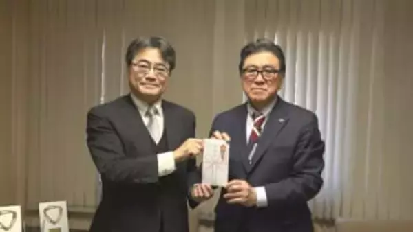 「福祉活動に役立ててほしい」　山梨ヤクルト販売が売り上げの一部を寄付