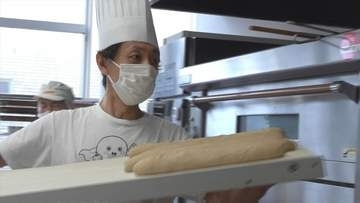 「風味の違いとかたさの違いがあり、おいしかった」パン作りの技術や魅力を伝授　2人の職人が短大で授業　山梨