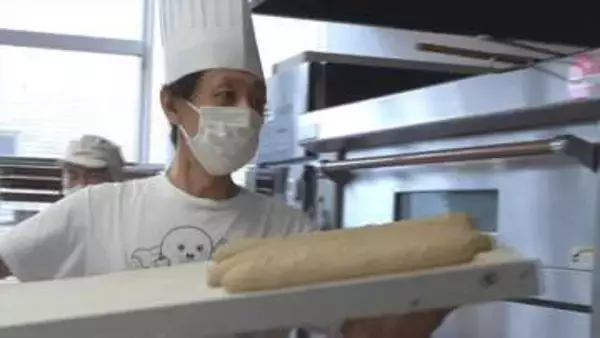 「風味の違いとかたさの違いがあり、おいしかった」パン作りの技術や魅力を伝授　2人の職人が短大で授業　山梨