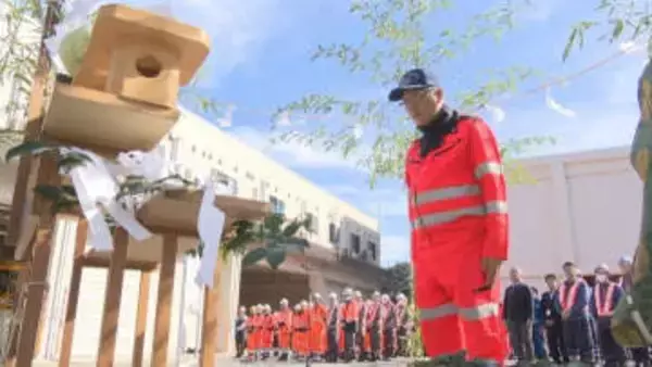 「人命を最優先に」　本格的な雪のシーズンを前に作業員や車両の安全祈願　中央道大月ICで雪氷対策車両の出陣式