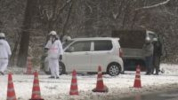 路肩でトラックのタイヤチェーン装着作業中に軽乗用車が突っ込む　作業の男性が死亡　北杜市・清里ライン