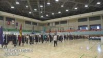 山梨県高校総体 閉会式　学校対抗は山梨学院がアベック優勝