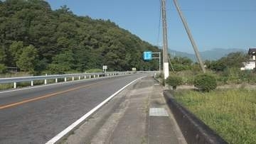国道20号で乗用車と正面衝突　軽乗用車の37歳の男性が意識不明の重体　現場はゆるやかなカーブ
