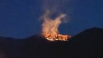 【LIVE画像あり】　上野原市扇山の山林火災は発生5日目　けさから消火活動が続くも大月市側にも延焼拡大　105ヘクタールの山林を焼く　山梨