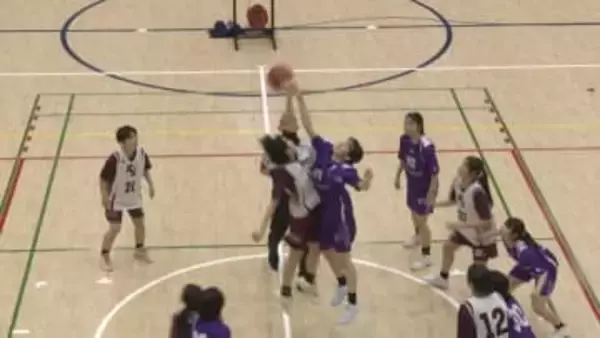 新体育館で高校バスケットボールの交流大会　親睦深め日頃の練習の成果を確認