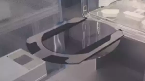 空気の力で浮かせてウェハー運搬　ロボットハンド開発のハーモテックが最優秀賞　やまなし産業大賞