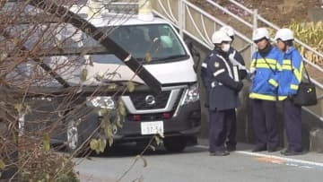 【速報】国道20号　4トントラックに歩行者がはねられる　男性が意識がない状態　山梨