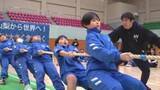 「県内の頂点目指し熱戦！　チームで力を合わせて綱を引く綱引選手権大会」の画像1