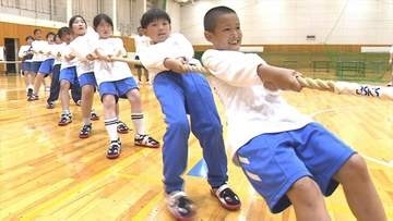 「最後の大会、金メダルを目指す」　全国大会に挑む小中学生の綱引きチーム　先月、最大震度6弱の地震で体育館が使えない事態　山梨