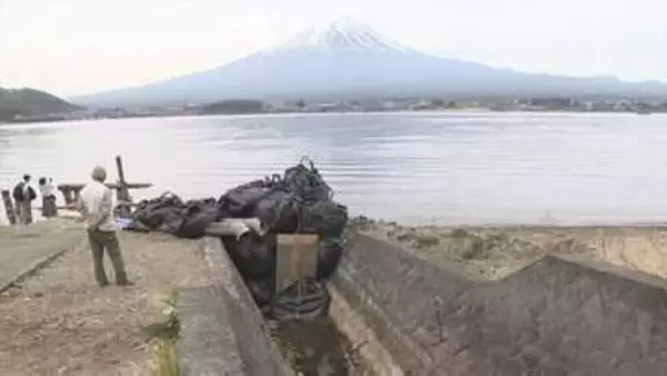 「ほとんど水がない」急きょポンプを設置　田んぼに使う水をくみあげ　水位は基準値のマイナス4ｍあまり　山梨・河口湖