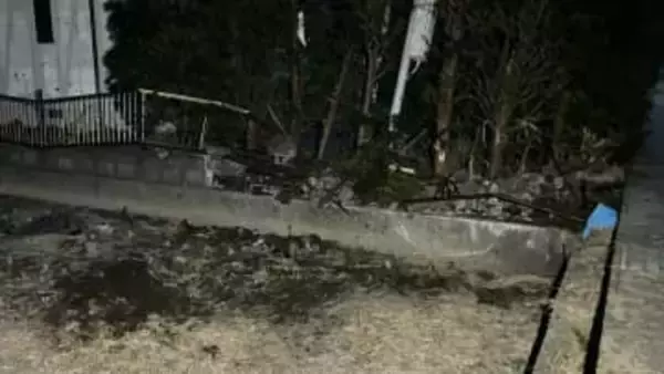 男女2人が乗った乗用車が道路を逸脱　乗っていた女性が死亡　山梨