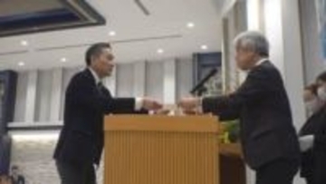 水力発電を活用した県の電力プラン＝シン・やまなしパワー　参加企業36社に県が認証書を交付　山梨