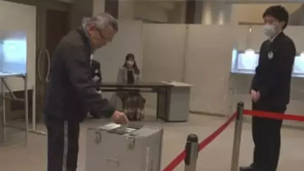 衆院選の期日前投票始まる　一部の自治体は投票所の入場券の郵送作業に遅れ　山梨