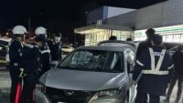 【速報】強盗事件　現金2000円とカップ麺2個を奪って逃走　容疑者とみられる男の身柄を確保　山梨