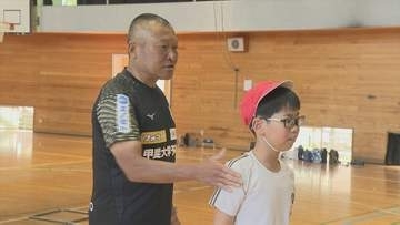 「全力で走ったのが楽しかった」　ヴァンフォーレ甲府のコーチらが教える『走り方のコツ』　山梨・笛吹市