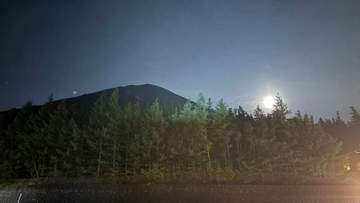 富士山が山開き　5合目ゲートが開門　通行料は4000円　当日窓口にキャッシュレス決済を導入　山梨・吉田ルート