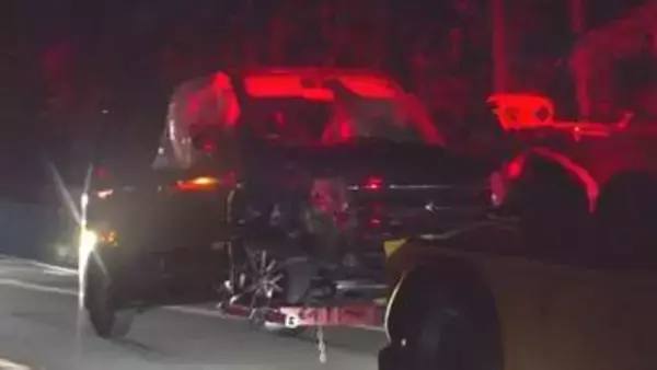 車同士が正面衝突　乗用車の男女2人がケガ　軽乗用車は盗難車　何者かが車を乗り捨て、逃走か　山梨