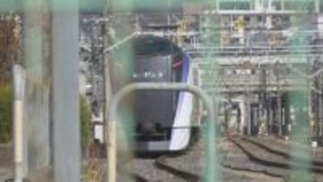 特急のドアが走行中に開く　ドアのネジが外れ閉める力が弱まったか　国交省が重大インシデントとして調査　山梨