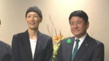 女子バスケ山梨クィーンビーズ関係者が甲府市長を表敬訪問　来シーズンの一部昇格誓う