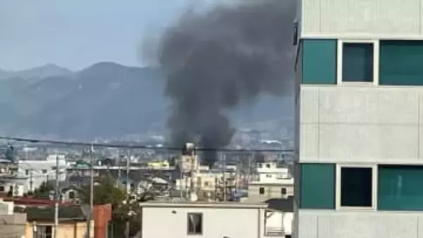 【速報】甲府市内で火事　車両置き場の車やタイヤが延焼中