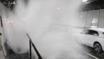 中央道上り線・笹子トンネルで配水管から漏水　配水管はトンネル完成前年の1975年に設置　勝沼ICー大月JCTが2時間半にわたり一時、通行止め　山梨