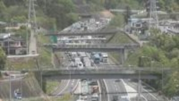 【中央道】上り線・相模湖IC手前でトラック2台の事故　上野原ICまで約6㎞の渋滞　【午前11時40分現在】