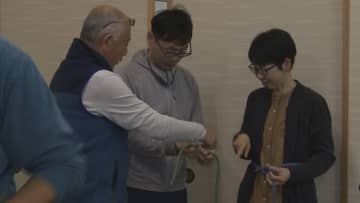 「ひざが痛くなることもあるので参考になった」ロープの結び方やテーピング技術など安全登山の講習会