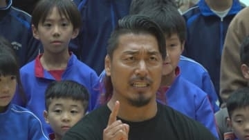 「自分の夢を家族や友達に話すことも一つの方法」プロレスラー鷹木信悟さん　"元気はつらつな生き方"講演　　山梨・早川町