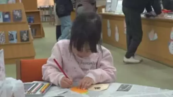 “願え馬叶う”オリジナル絵馬　図書館が制作し訪れた人にプレゼント　願いを書き飾る　山梨・石和図書館