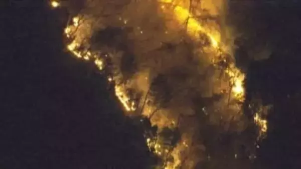 【LIVE画像あり】「火の手が家の方に回ってきたら怖いな」山林火災の延焼続く　集落まで数百メートルに迫る　9日早朝に消火活動を再開へ　山梨・上野原市