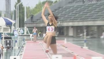 高校総体　陸上　女子の三段跳び　甲府南高校の野澤和心選手が大会記録を更新　山梨
