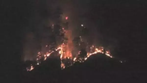 【LIVE画像あり】山林火災8日目　今日も鎮火のめど立たず　これまでに200ヘクタール余りの山林が焼ける　山梨・扇山