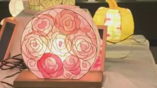 アニメのキャラクターや花など　170点を超える手作り照明　土器などあかりの歴史を学べる展示も　山梨・春日居郷土館