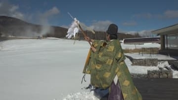 シーズン到来に合わせ安全祈願　オープン予定の13日には全長1200mと550mの2コースの完成目指す　山梨・サンメドウズ清里スキー場