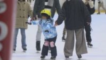 通常週末の3倍以上の来場者　オリンピックのフィギュア効果　アイススケート場賑わう　山梨・小瀬スポーツ公園