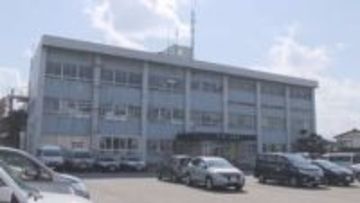 遊歩道を歩いていたら「白骨を見つけた」茂みに一部白骨化した遺体、事件・事故両面で捜査【新潟】