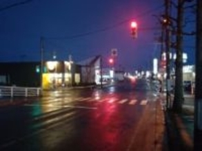 急病人を乗せて緊急走行中の救急車　交差点で軽乗用車と衝突　救急隊員が軽傷【新潟・長岡市】