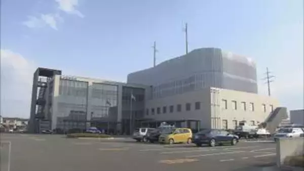 上越市のホームセンター「ヘビがいなくなった」体長1m超えるヘビ1匹が脱走か【新潟】
