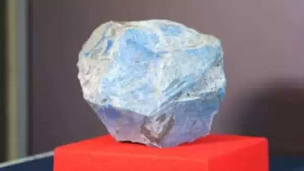 国内で初めて確認　糸魚川産ラピスラズリを展示【新潟】