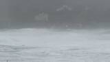 「佐渡市で12月の観測史上最大の暴風　午後からは山沿いを中心に大雪に警戒【新潟・26日正午時点】」の画像1
