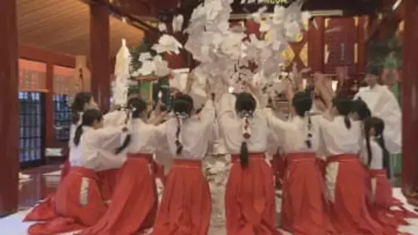 神様から元気をもらい約6万個「おみくじ」の運気を上げる神事【新潟】