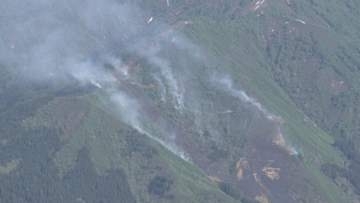 【速報】魚沼市のスキー場跡地 斜面で枯れ草火災が発生、延焼拡大し消火活動続く【新潟】